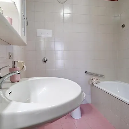 Casa Vincenzo Urban Living Near Station Apartment